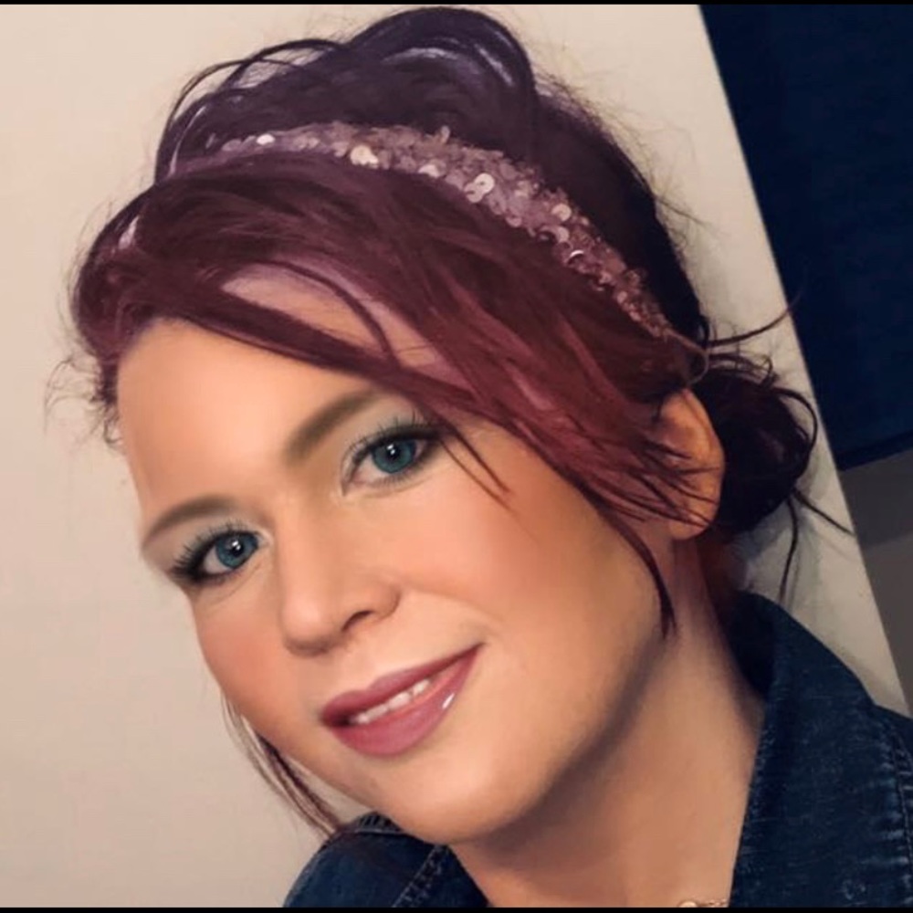 Meet your Posher, Angela